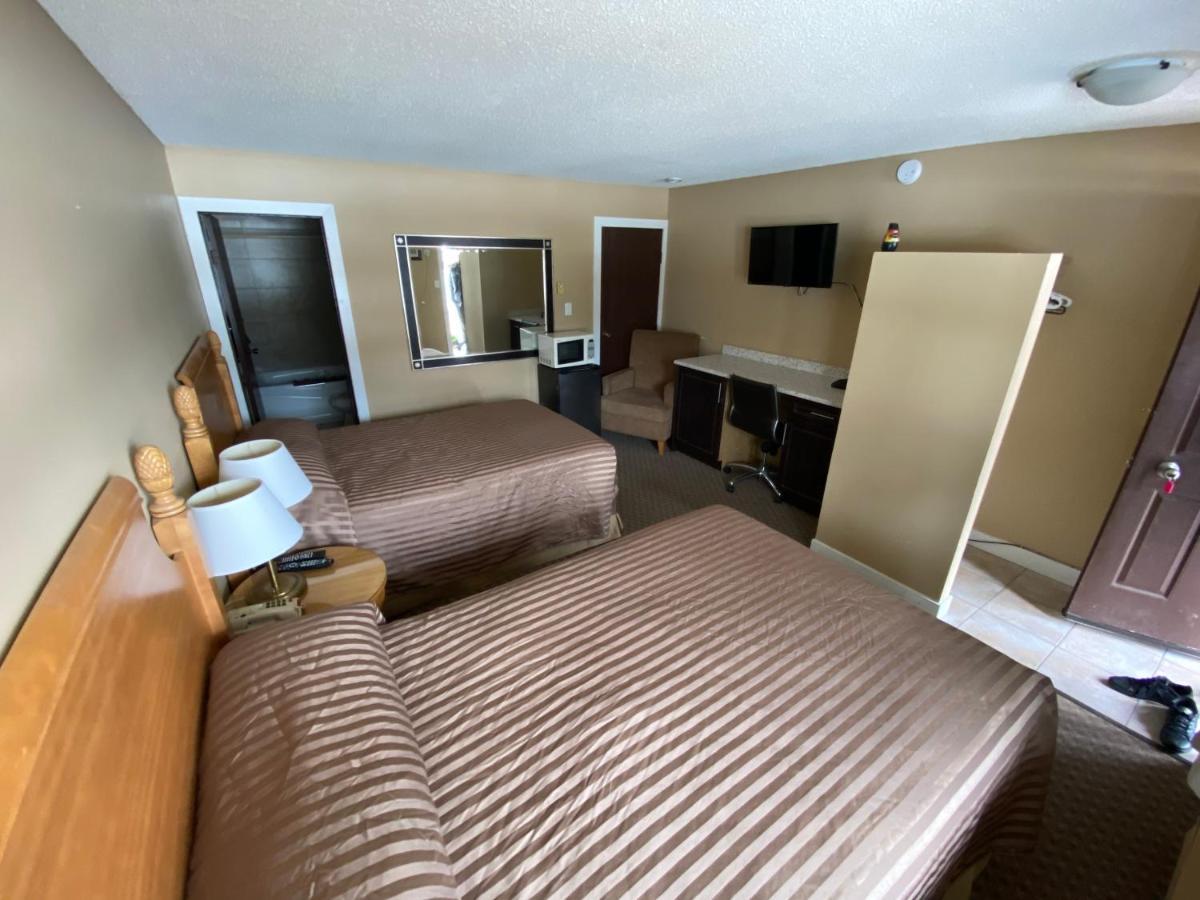 Twin Creeks Motel Lumby Exterior foto